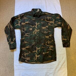 Unisex Vintage Camouflage Patterned Jacket Size Medium Tall  Y2K Trashed Classic